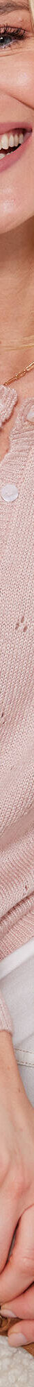Gilet boutonné finition écailles, maille pointelle toucher doux (rose poudré) Gilet boutonné finition écailles, maille pointelle toucher doux (rose poudré)